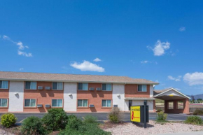  Super 8 Colorado Springs/Chestnut Street  Колорадо-Спрингс